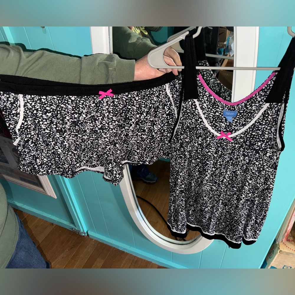 Tank short pj set 
Size L